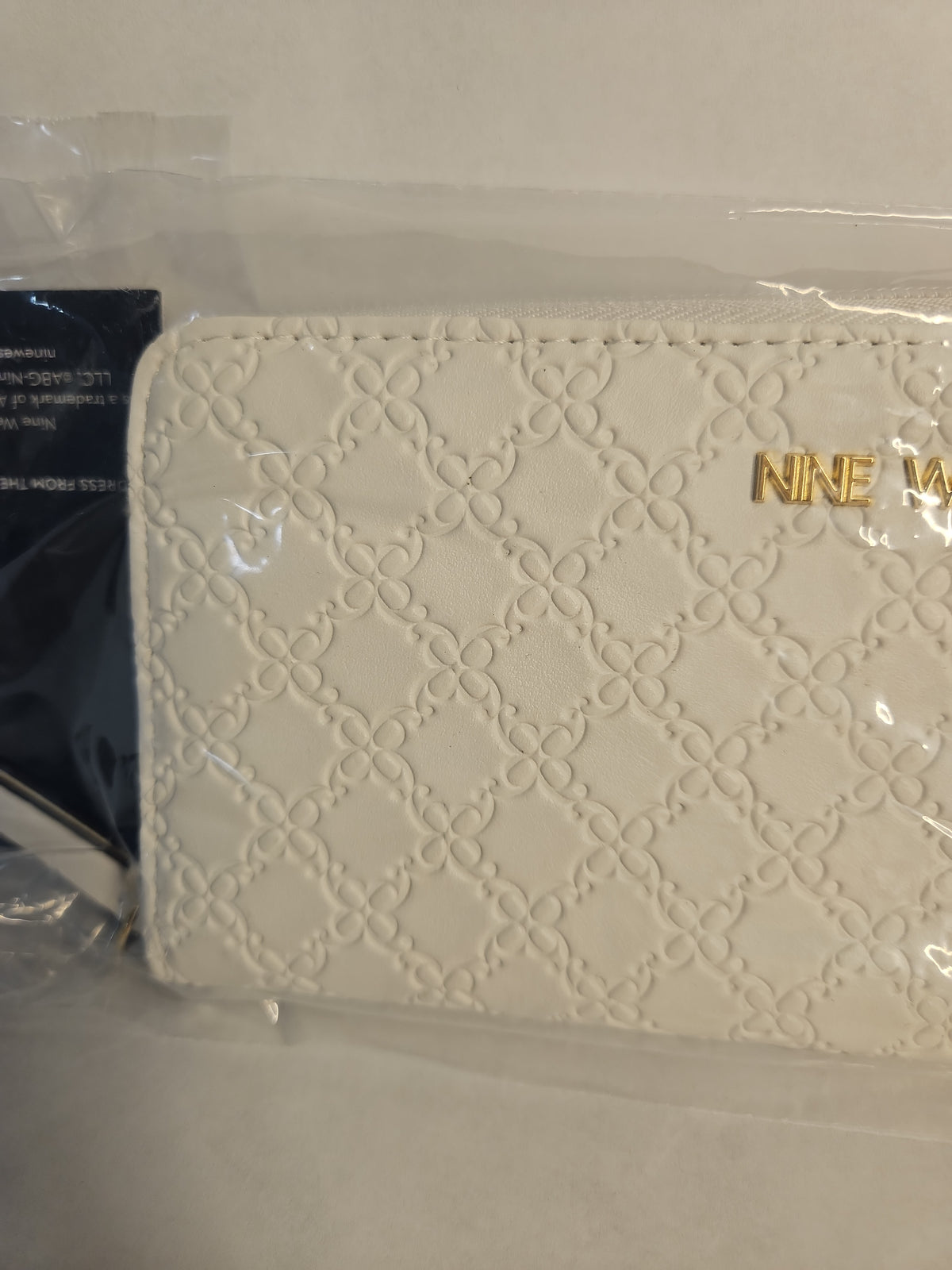 Nine West Norah Embossed Zipper Wallet – Optic White