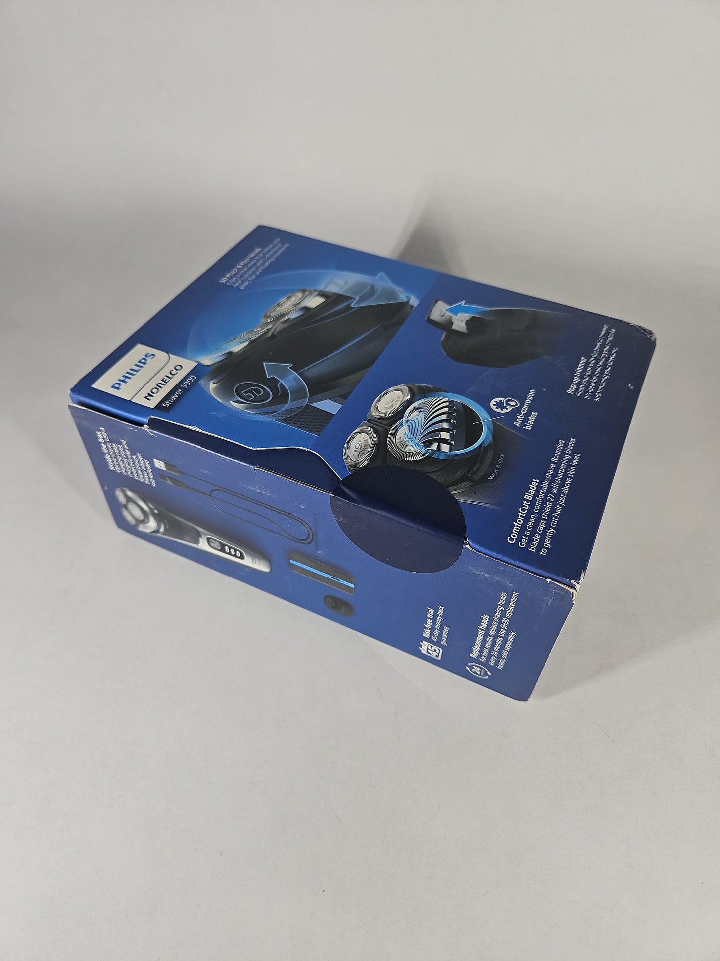 Philips Norelco Shaver 3900 Series Wet Dry Electric Shaver Black New Sealed