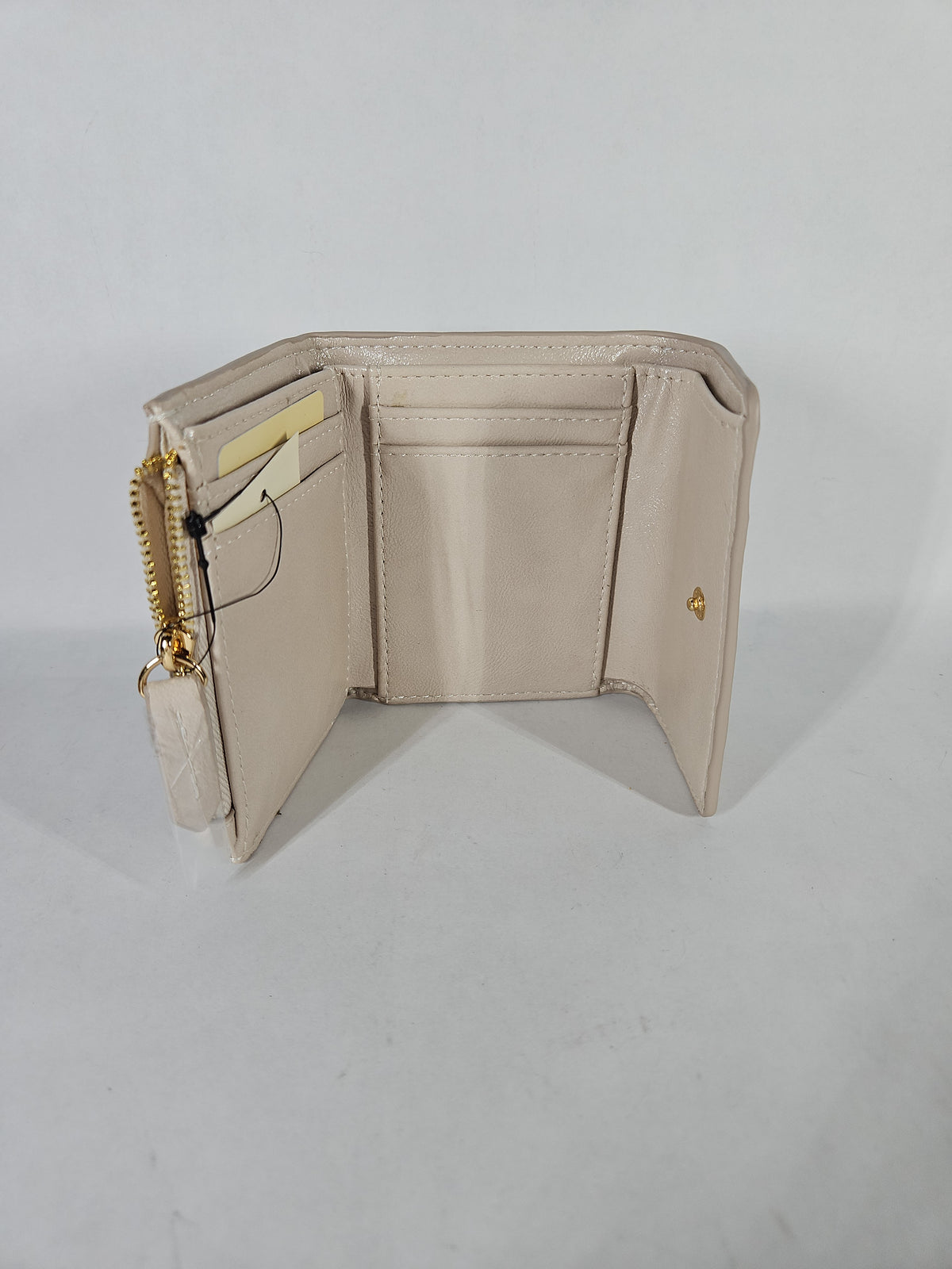 On 34th Maddynn Wallet – Alabaster/Gold