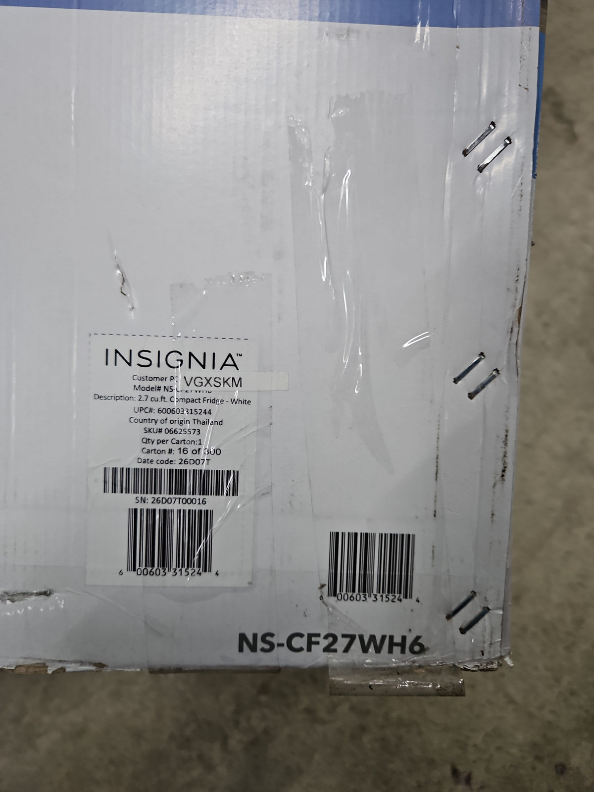 Insignia 2.7 Cu Ft Mini Fridge NS-CF27WH6 – White – Used, Small Dent on Top
