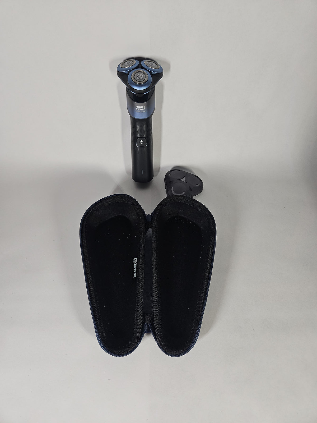 Philips Norelco Shaver 5000X X5006/85 Wet Dry Electric Shaver - Used