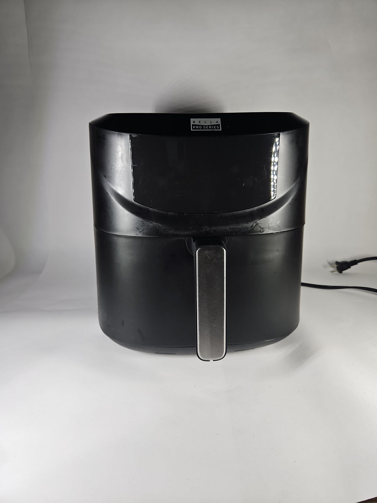 bella PRO 8 Qt Touchscreen Air Fryer Divided Basket 90241 - Matte Black - Used