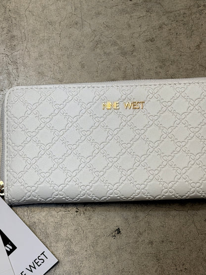 Nine West Norah Embossed Zipper Wallet – Optic White