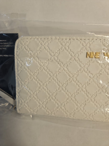 Nine West Norah Embossed Zipper Wallet – Optic White
