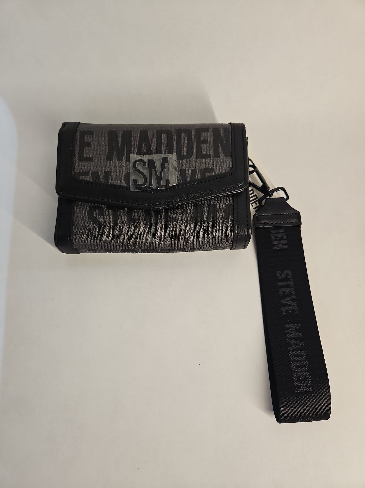 Steve Madden Wristlet Wallet – Black (MO370175)