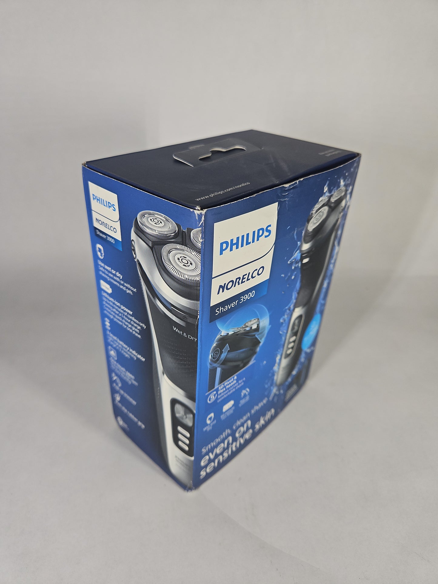 Philips Norelco Shaver 3900 Series Wet Dry Electric Shaver Black New Sealed