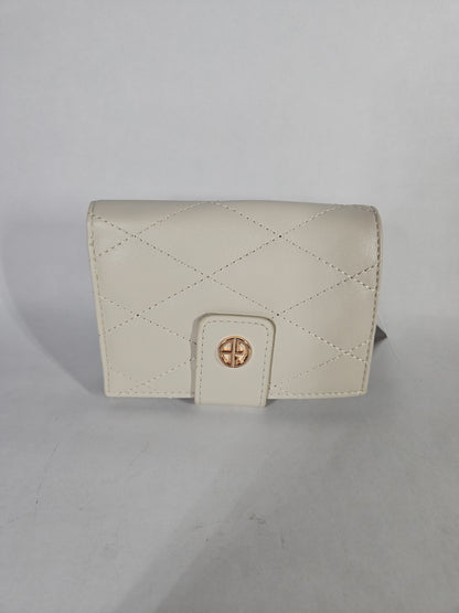 Giani Bernini Quilted Framed Indexer Wallet – Perfectly Pale