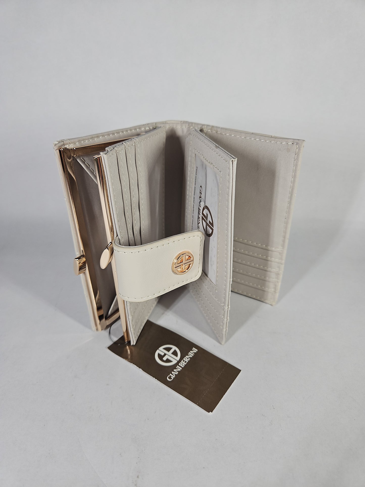 Giani Bernini Quilted Framed Indexer Wallet – Perfectly Pale