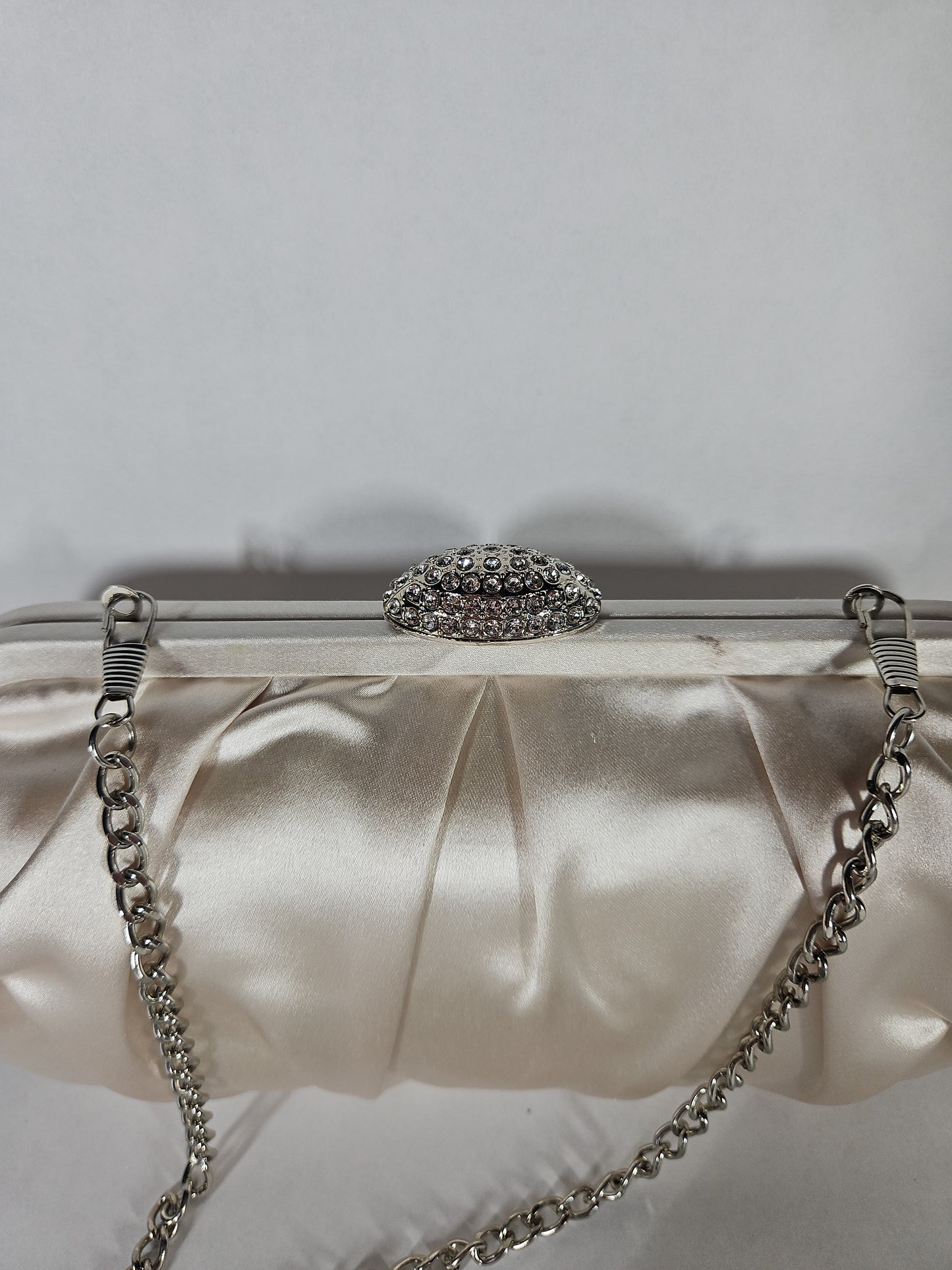 Nina Classic Satin Clutch – Ivory