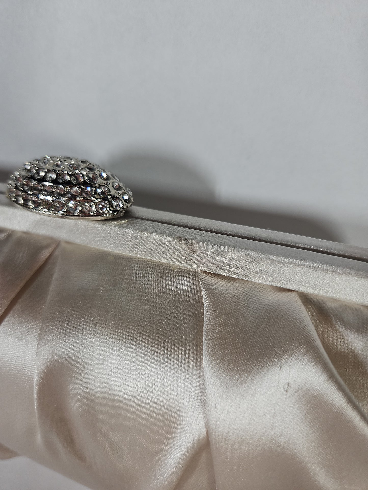 Nina Classic Satin Clutch – Ivory