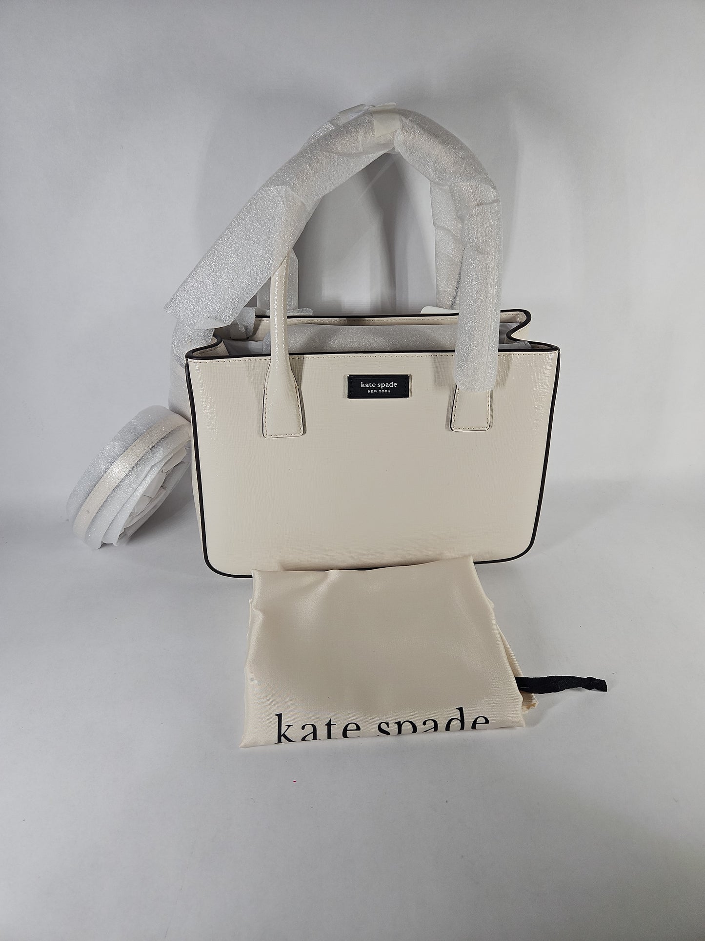 Kate Spade New York Sam Icon Square Tote – Parchment