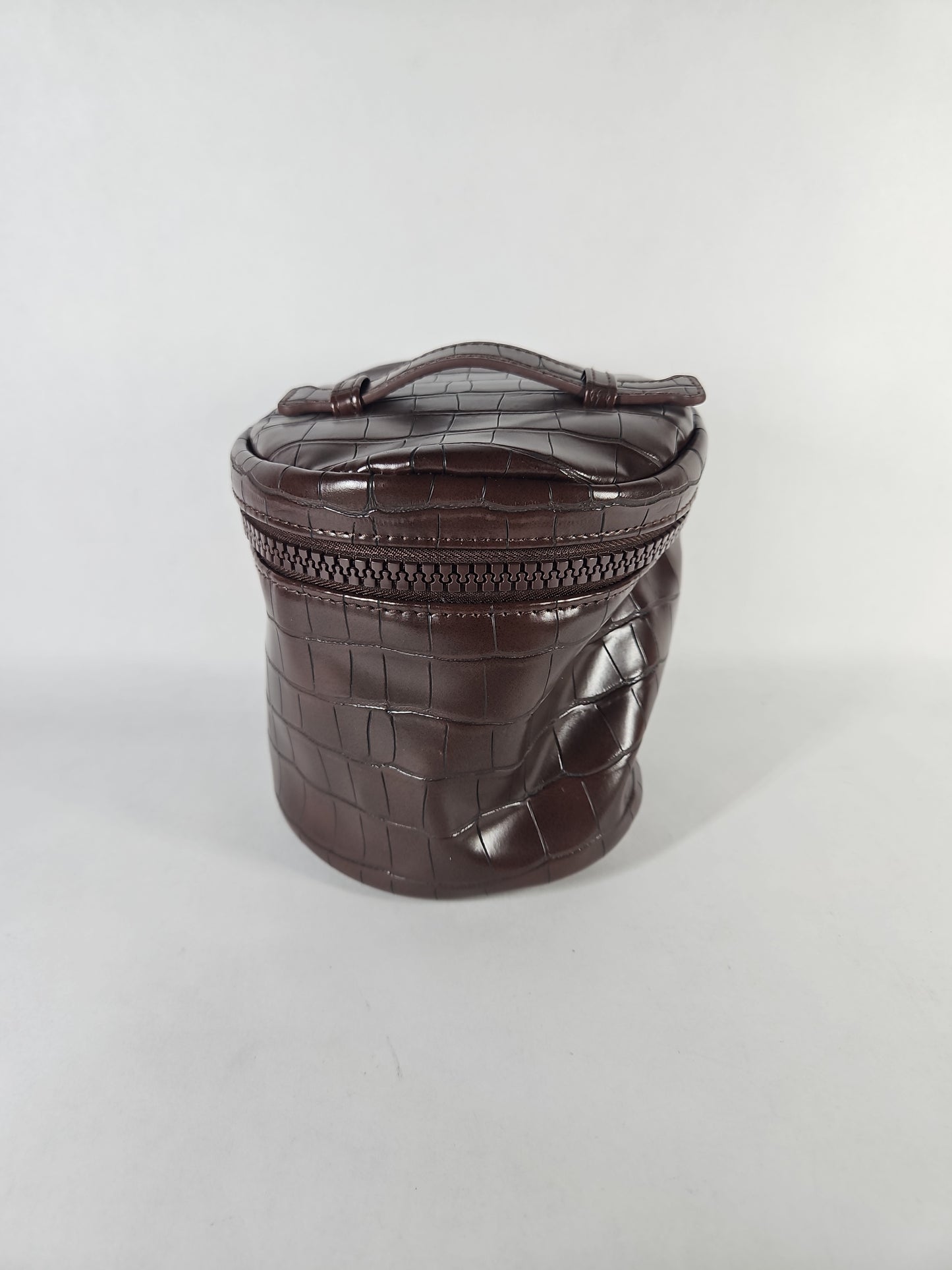 Trish McEvoy Cylindrical Cosmetic Vanity Case – Dark Brown Faux Croc