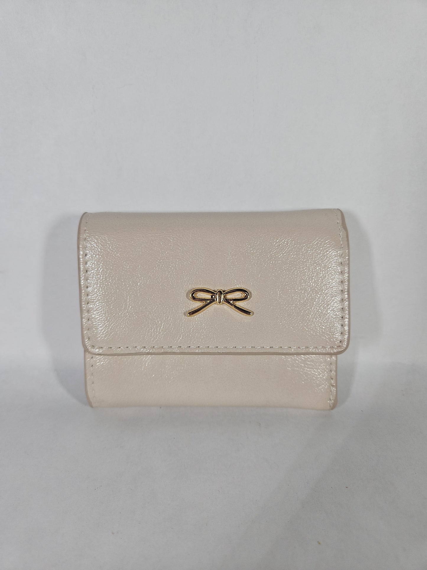 On 34th Maddynn Wallet – Alabaster/Gold