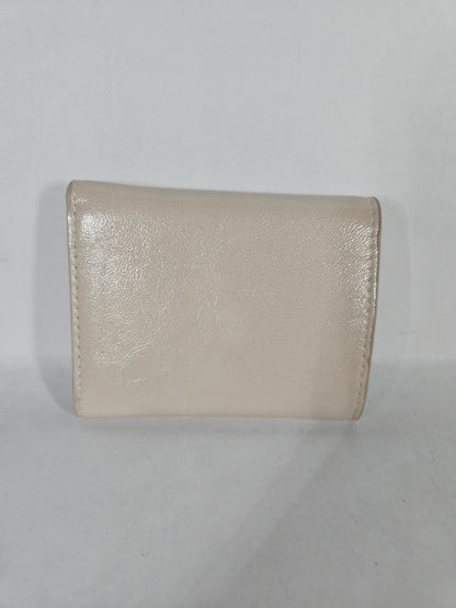 On 34th Maddynn Wallet – Alabaster/Gold