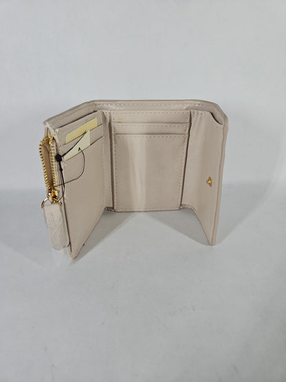 On 34th Maddynn Wallet – Alabaster/Gold