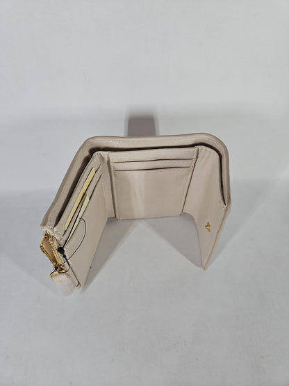 On 34th Maddynn Wallet – Alabaster/Gold