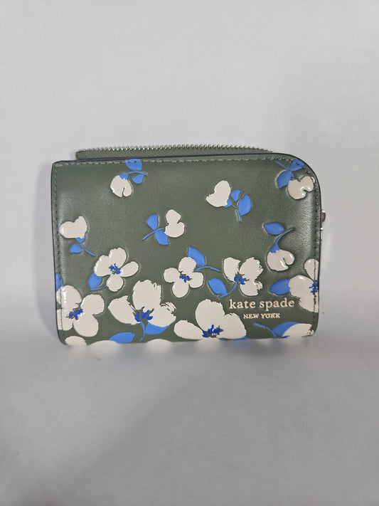 Kate Spade New York Devin Small Compact Wallet – Cedar Stand Multi