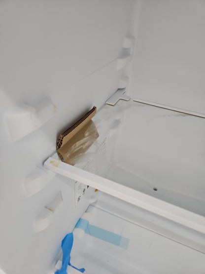 Insignia 2.7 Cu Ft Mini Fridge NS-CF27WH6 – White – Used, Small Dent on Top
