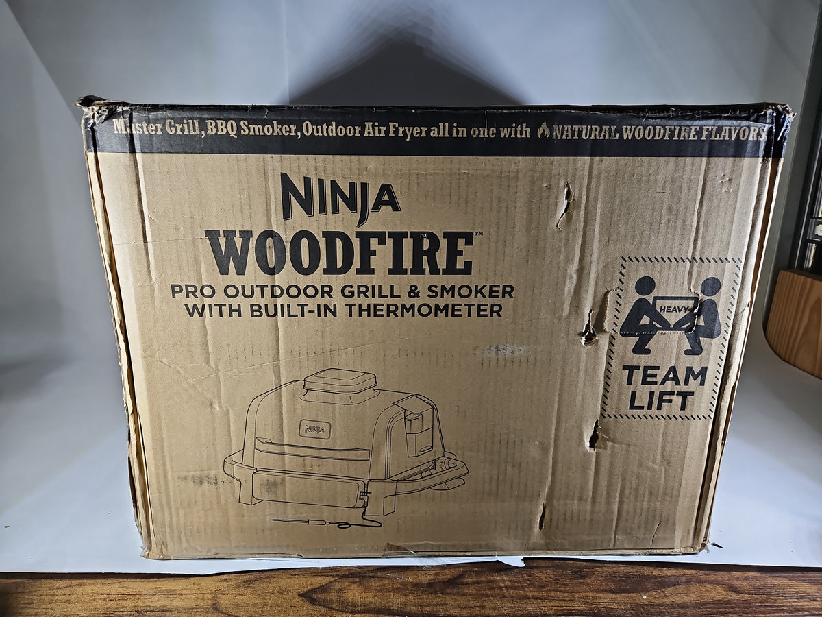Ninja Woodfire Pro Outdoor Grill & Smoker Built-In Thermometer OG751HGN