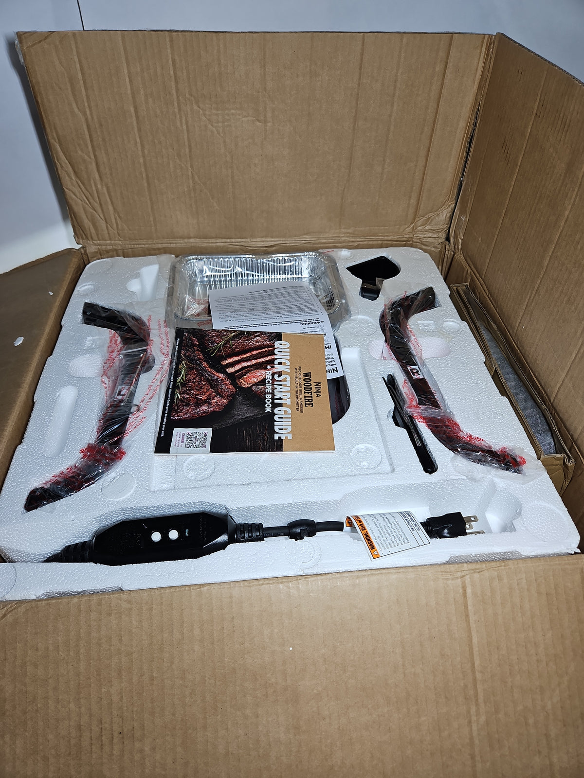 Ninja Woodfire Pro Outdoor Grill & Smoker Built-In Thermometer OG751HGN – New