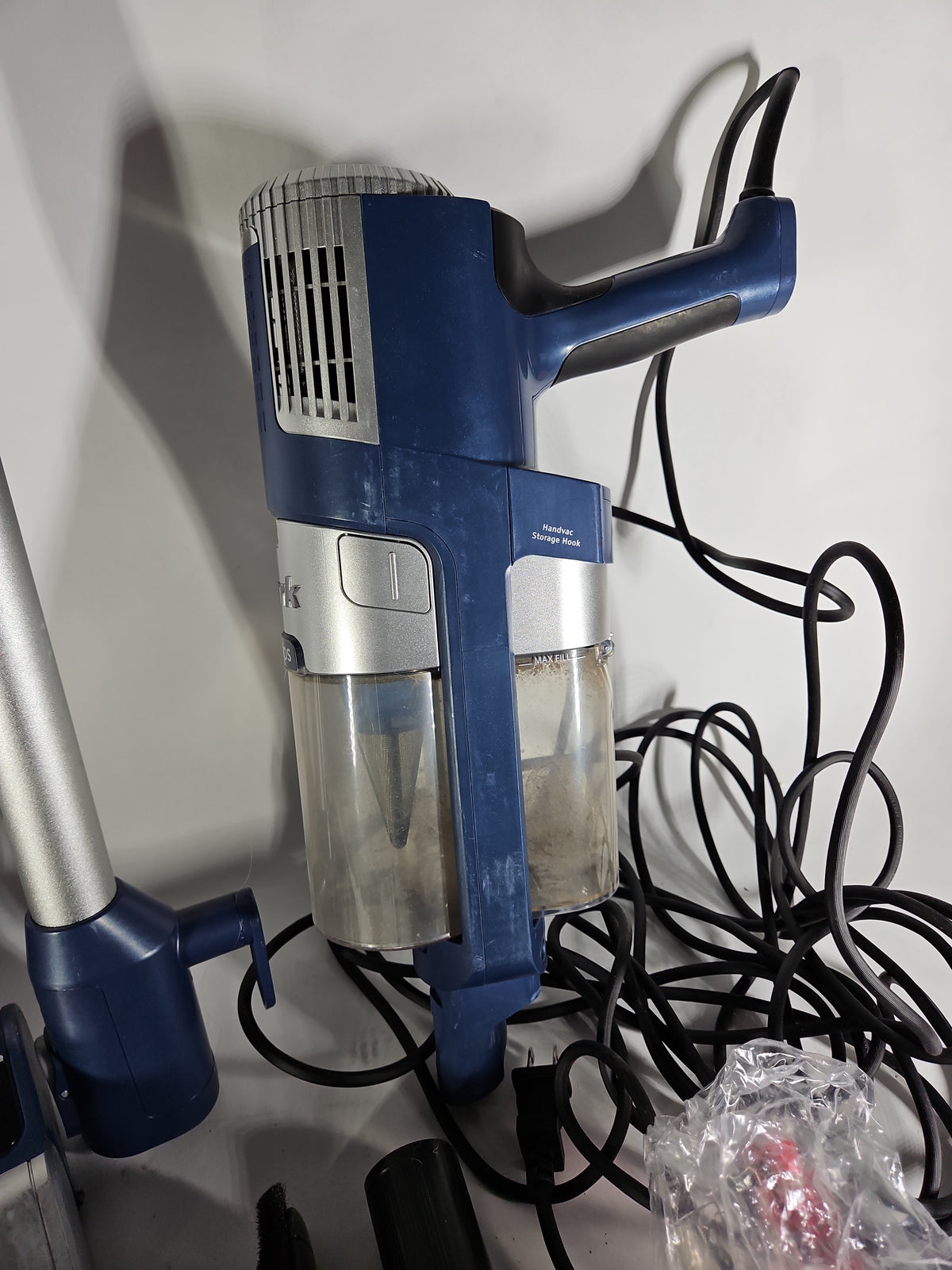 Shark Stratos Corded Stick Vacuum DuoClean PowerFins HZ3002 – Navy – Used