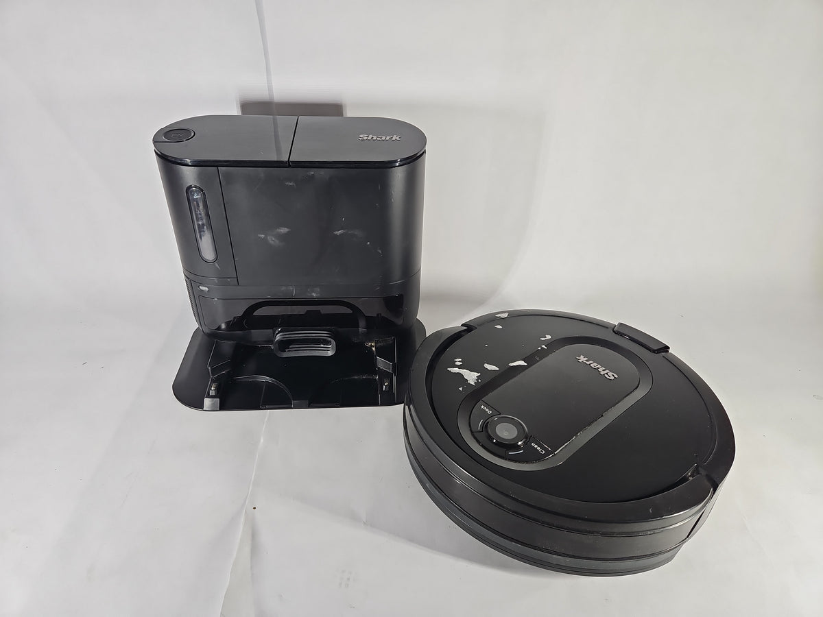 Shark AI Ultra Robot Vacuum with Self-Empty Base UR2500SR – Used