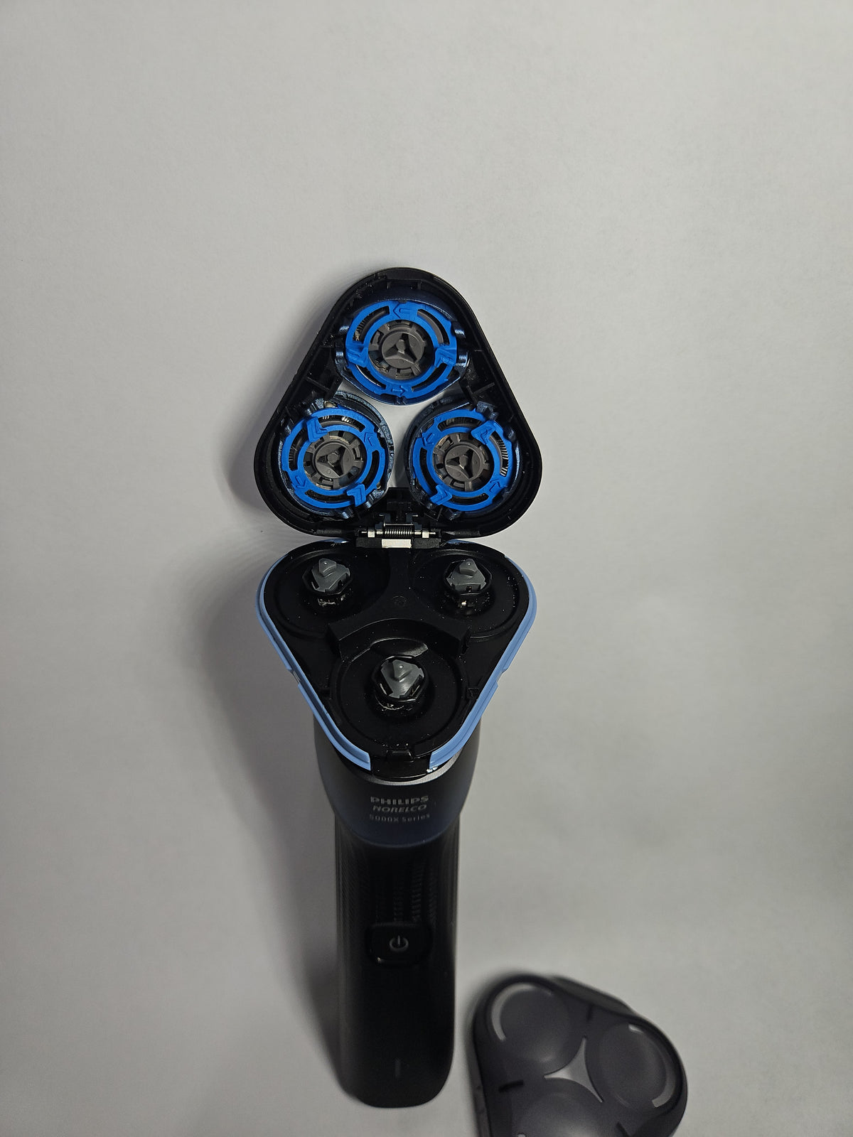 Philips Norelco Shaver 5000X X5006/85 Wet Dry Electric Shaver - Used