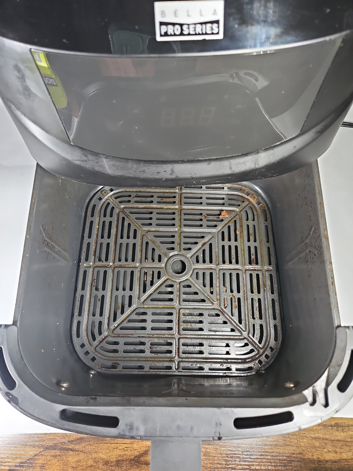 bella PRO 8 Qt Touchscreen Air Fryer Divided Basket 90241 - Matte Black - Used