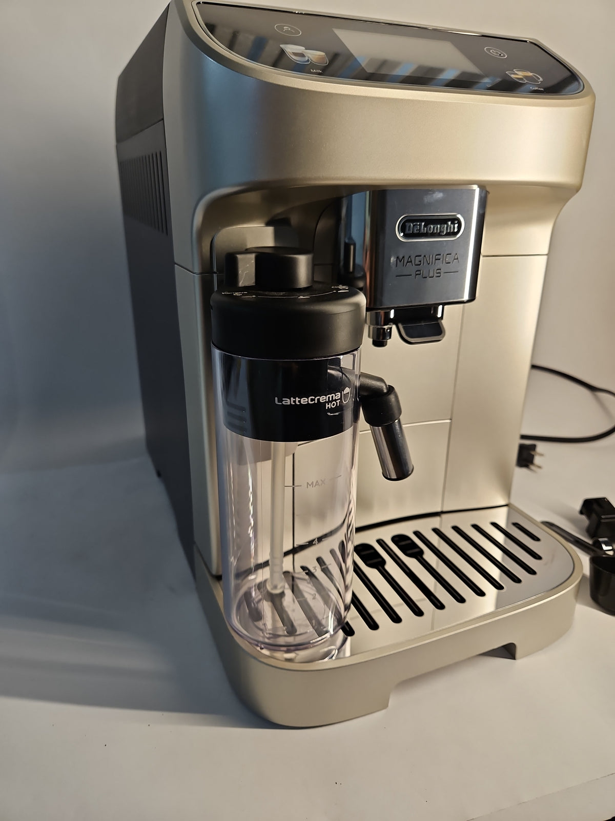 De'Longhi Magnifica Plus Automatic Espresso Machine ECAM32070SB - Silver/Black